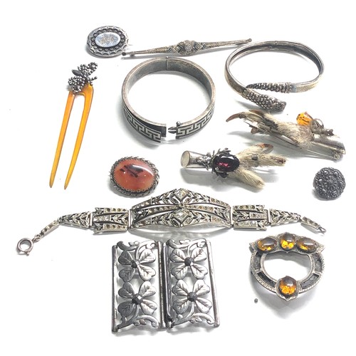 388 - Selection of antique jewellery items etc some in need of repair