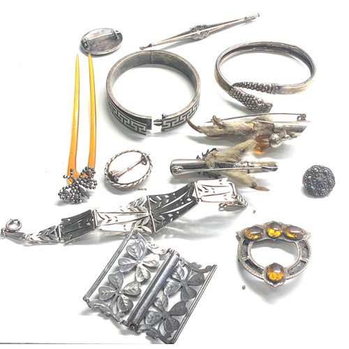 388 - Selection of antique jewellery items etc some in need of repair