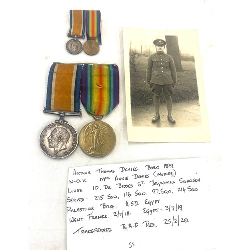 435 - WW1 British War/Victory Medal issued to 185891 PTE 1 A T DAVIES R.A.F, together with WW1 miniature s... 