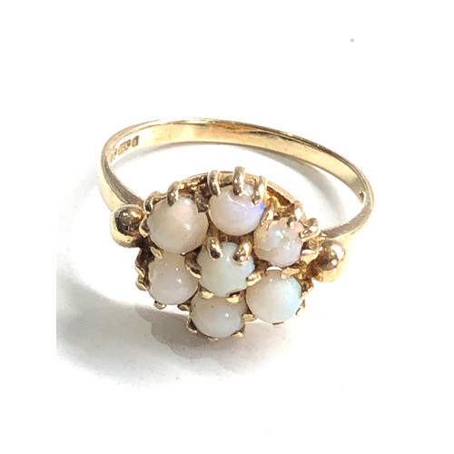 113 - 9ct gold opal ring weight 2.8g