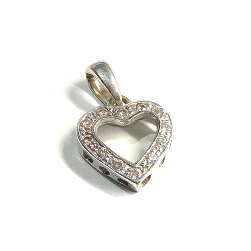 84 - 9ct white gold stone set heart pendant 2.2g