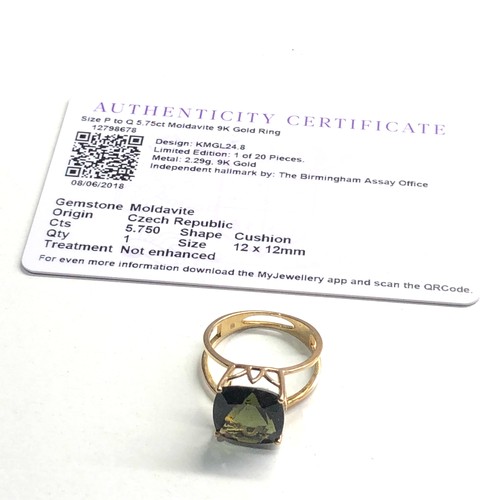 122 - 9ct gold moldavite ring weight 3.6g coa