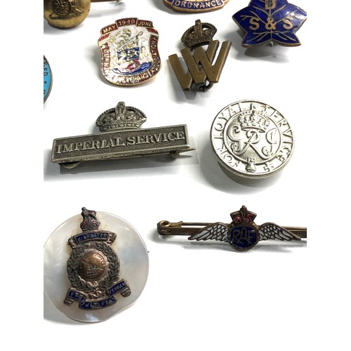 405 - 12 military badges includes sweetheart etc