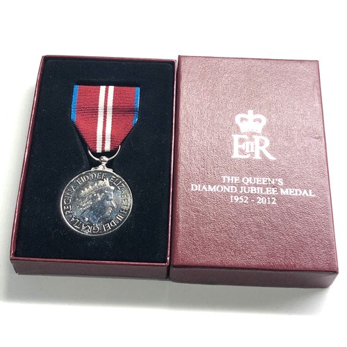 399 - Boxed ER11 diamond jubilee medal by fattorini