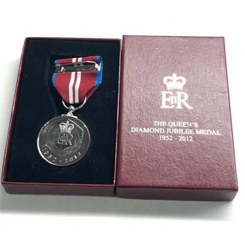 399 - Boxed ER11 diamond jubilee medal by fattorini