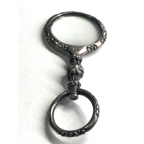 52 - Vintage 925 silver magnifying glass measures approx 8.4cm by 3.7cm