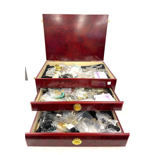 498 - Large selection of assorted costume jewellery and jewellery case