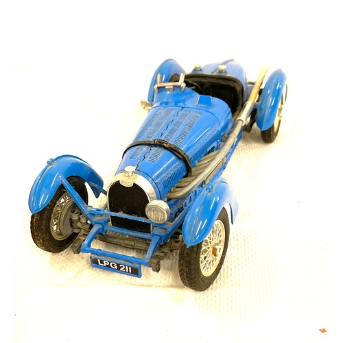 93 - 2 Burago cars 1936 Mercedes Benz 500K Roadster - Red Mint, bagatti type 59 1934 scala 1/18