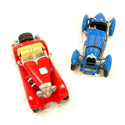 93 - 2 Burago cars 1936 Mercedes Benz 500K Roadster - Red Mint, bagatti type 59 1934 scala 1/18