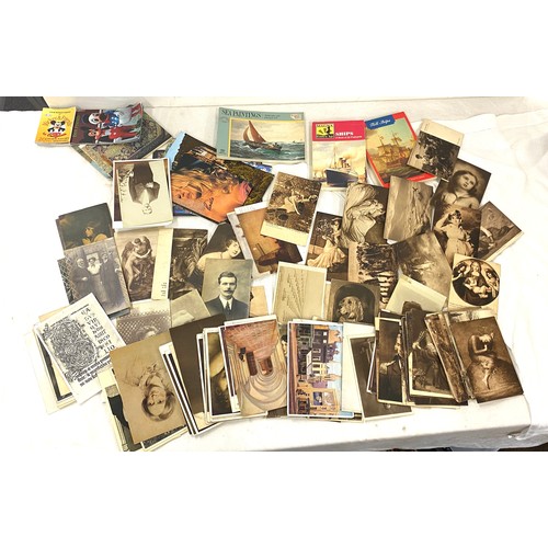 90 - Large selection of assorted postcards, various scenes