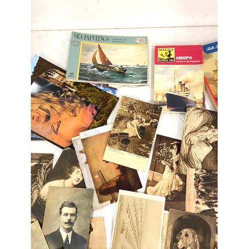 90 - Large selection of assorted postcards, various scenes