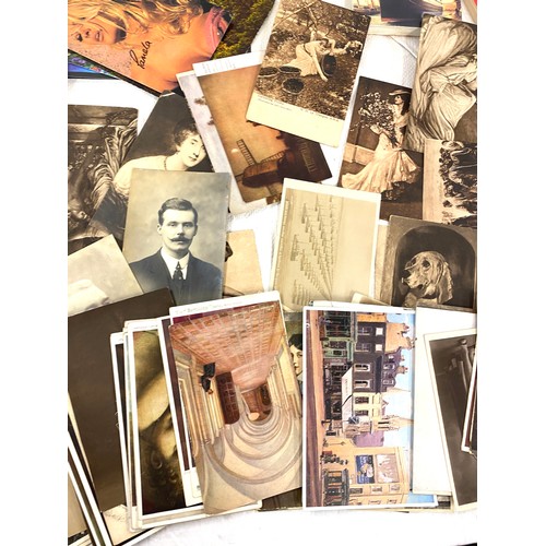 90 - Large selection of assorted postcards, various scenes