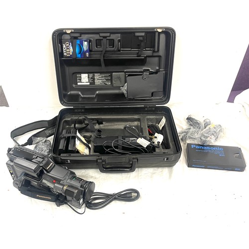 78 - Panasonic NV-MS90B, -VHS-C movie camera, carry case and accessories