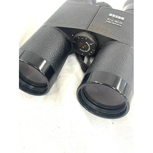 2 - Carl Zeiss 10x 40B Binoculars with case