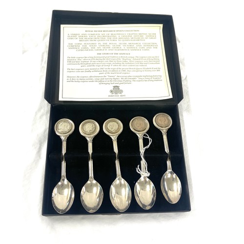 465 - Set Monarch silver plated coin spoons