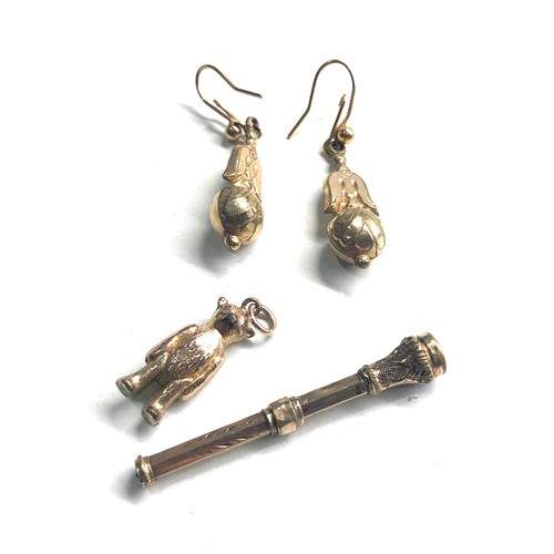 79 - Antique rolled gold jewellery includes earrings teddy pendant and pencil