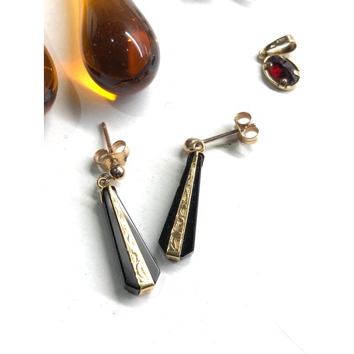 85 - 9ct gold earrings & small pendant