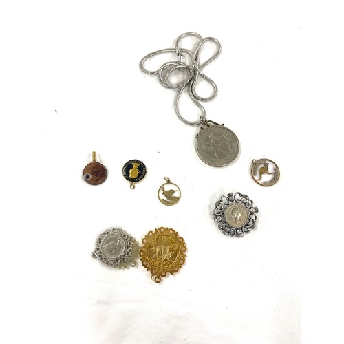 478 - Selection of ladies vintage and later costume jewellery