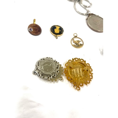 478 - Selection of ladies vintage and later costume jewellery