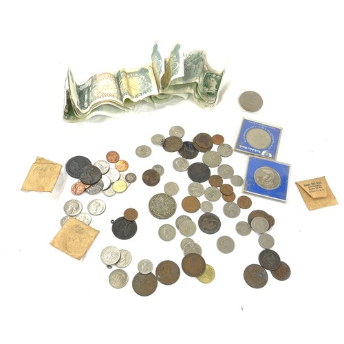 452 - Selection of old currency, coins and notes (£5 coin, crowns etc)