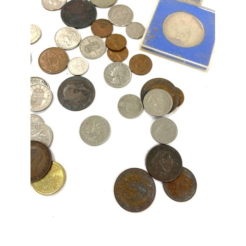 452 - Selection of old currency, coins and notes (£5 coin, crowns etc)