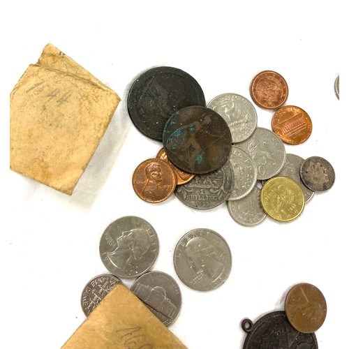 452 - Selection of old currency, coins and notes (£5 coin, crowns etc)