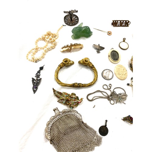 476 - Selection of Vintage and later costume jewellery