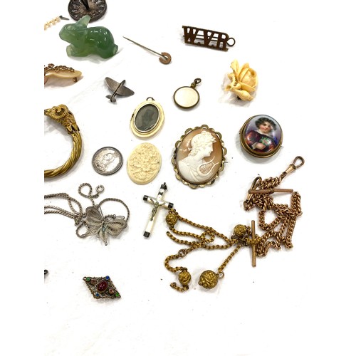 476 - Selection of Vintage and later costume jewellery