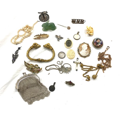 476 - Selection of Vintage and later costume jewellery