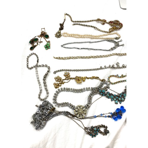 466 - Selection of Vintage and later costume jewellery