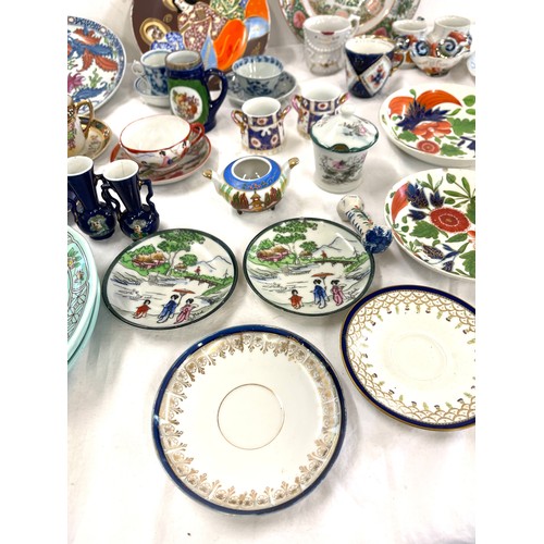 209 - Selection of antique and later cups, saucers etc to include Chinese pieces