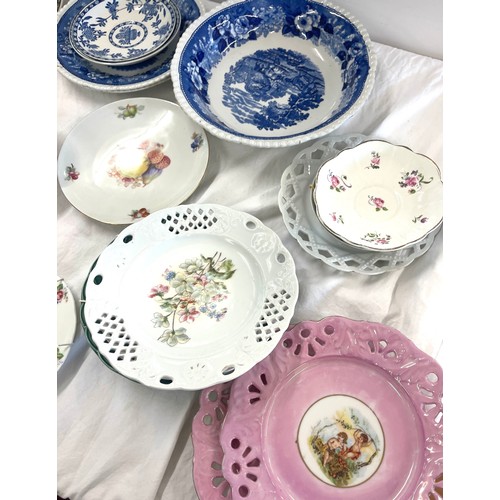 277 - Large selection of collectors plates