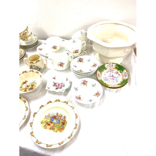 252 - Large selection of miscellaneous includes Bunnykins, the henry ford museum tureen, Shelley pin dish ... 