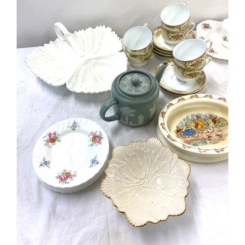 252 - Large selection of miscellaneous includes Bunnykins, the henry ford museum tureen, Shelley pin dish ... 