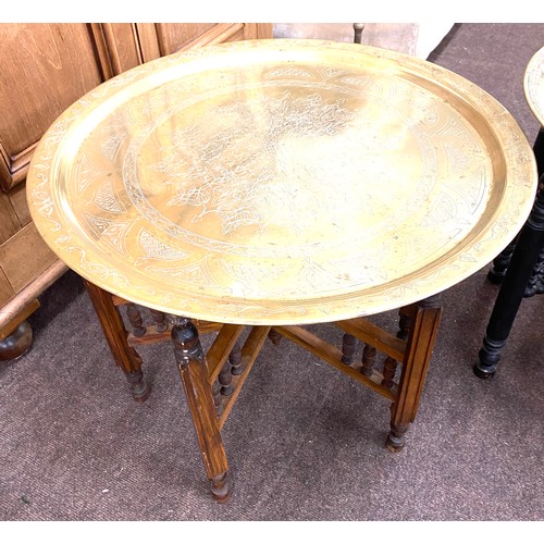 327 - 3 Brass topped tables, largest measures approx 25