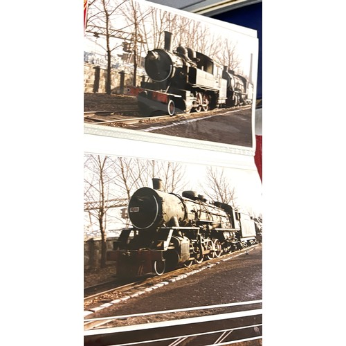 191 - Large selection of train photographs in albums