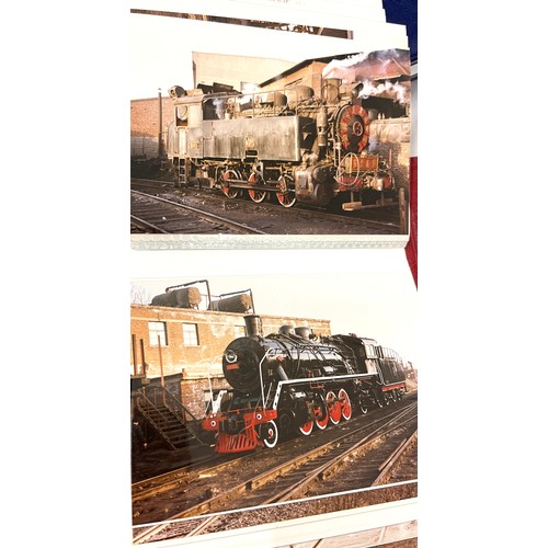 191 - Large selection of train photographs in albums