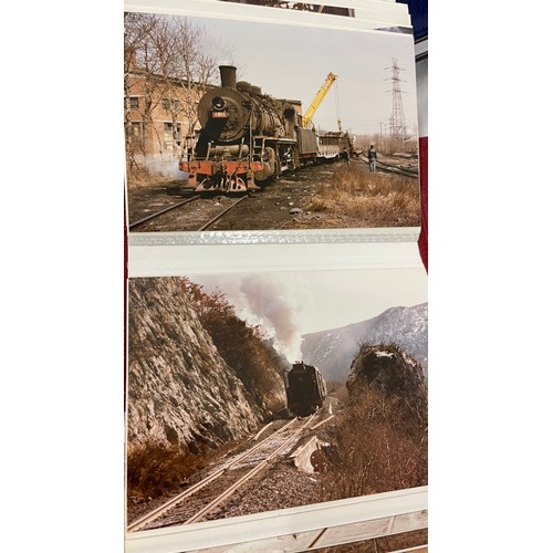 191 - Large selection of train photographs in albums