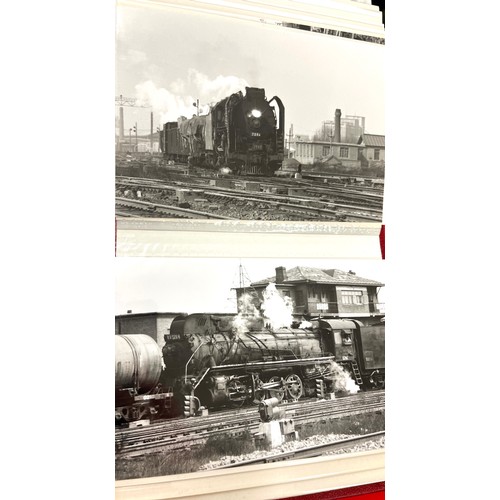 191 - Large selection of train photographs in albums