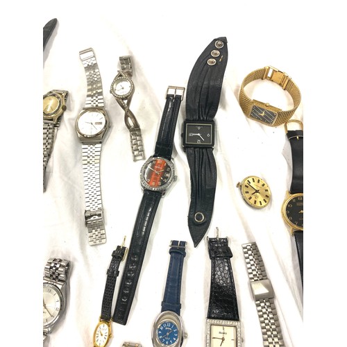 432 - Selection of ladies and gents wristwatches, untested