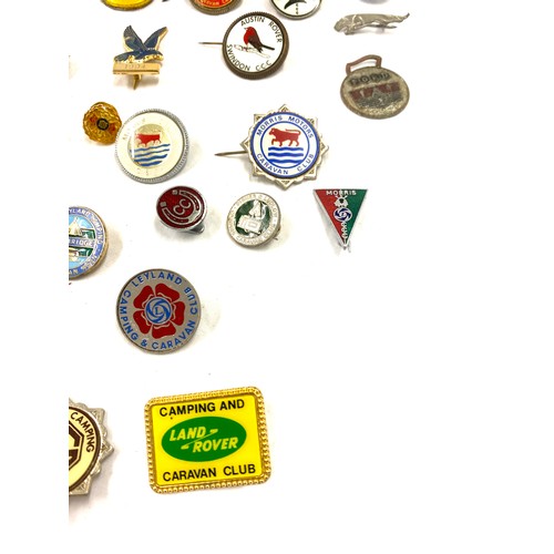 475 - Selection of vintage and later badges Morris Motors Caravan Club etc