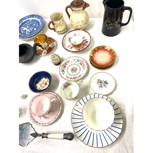 274 - Large selection of miscellaneous to include Crown Devon, cups and saucers, jugs, coal port etc