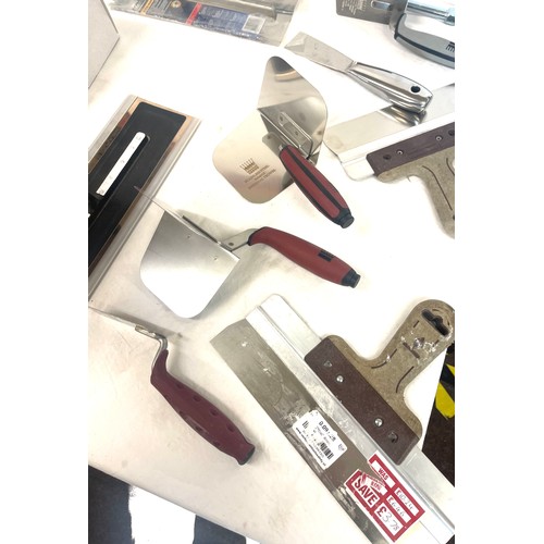 259 - Tub plastering PVA, assorted plastering trowels,  Nela, Rheni etc