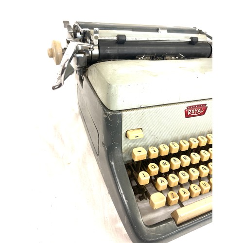 237 - Antique Royal typewriter