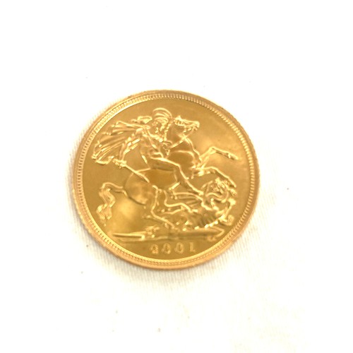 460 - 2001 Elizabeth II gold sovereign