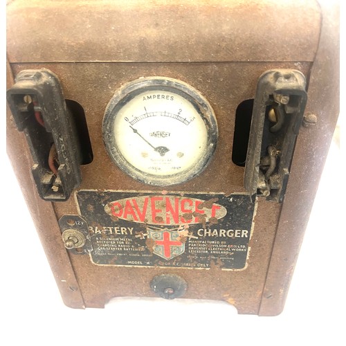 288 - Vintage Davenset battery charger with fan