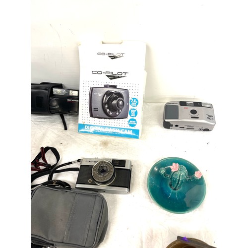 265 - Selection of miscellaneous items include fishing reels, cameras, Olympus trip 35 and md3, olympus tr... 