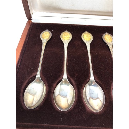 71 - Boxed silver the sovereign queens spoon collection silver weight 151g