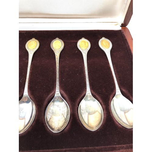 71 - Boxed silver the sovereign queens spoon collection silver weight 151g