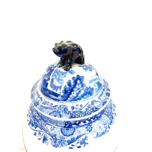 422 - Pair of blue and white Copeland Spode lidded vases, each vase measures approx 12.5